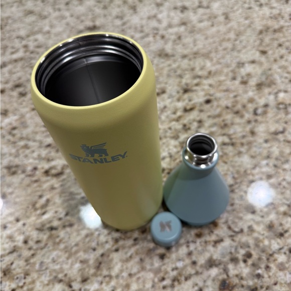 Stanley The All Day SlimBottle Insulated 34oz - Picture 4 of 4